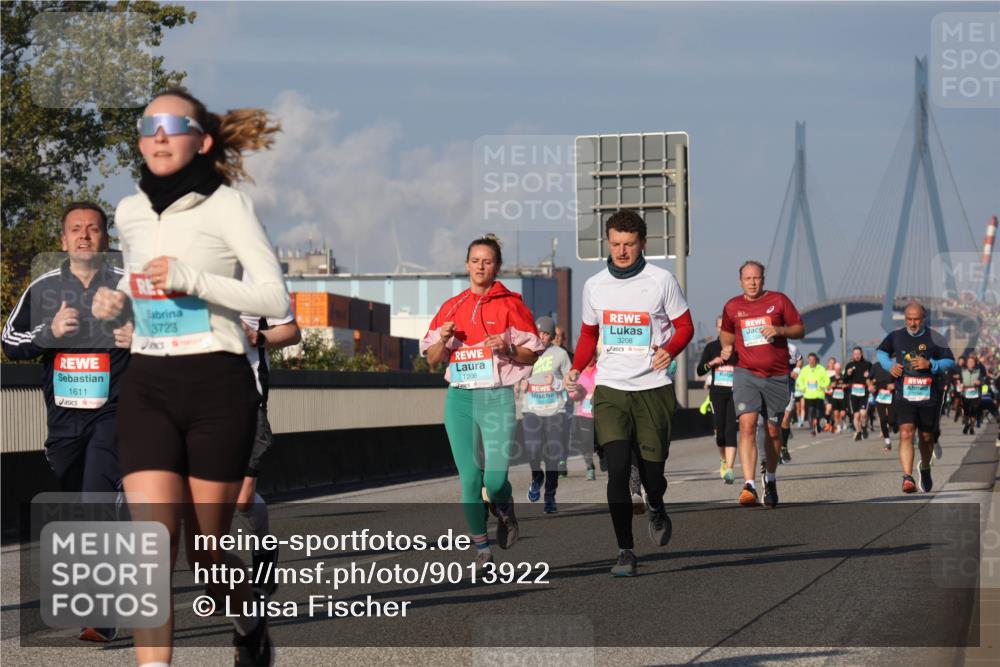03.10.2025 - Köhlbrandbrückenlauf Luisa Fischer http://msf.ph/oto/9013922 03.10.2025 10:57:54 Position 3 1611, 3723, 1206, 3208 meine-sportfotos.de