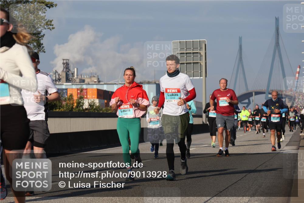 03.10.2025 - Köhlbrandbrückenlauf Luisa Fischer http://msf.ph/oto/9013928 03.10.2025 10:57:54 Position 3 1206, 3208 meine-sportfotos.de