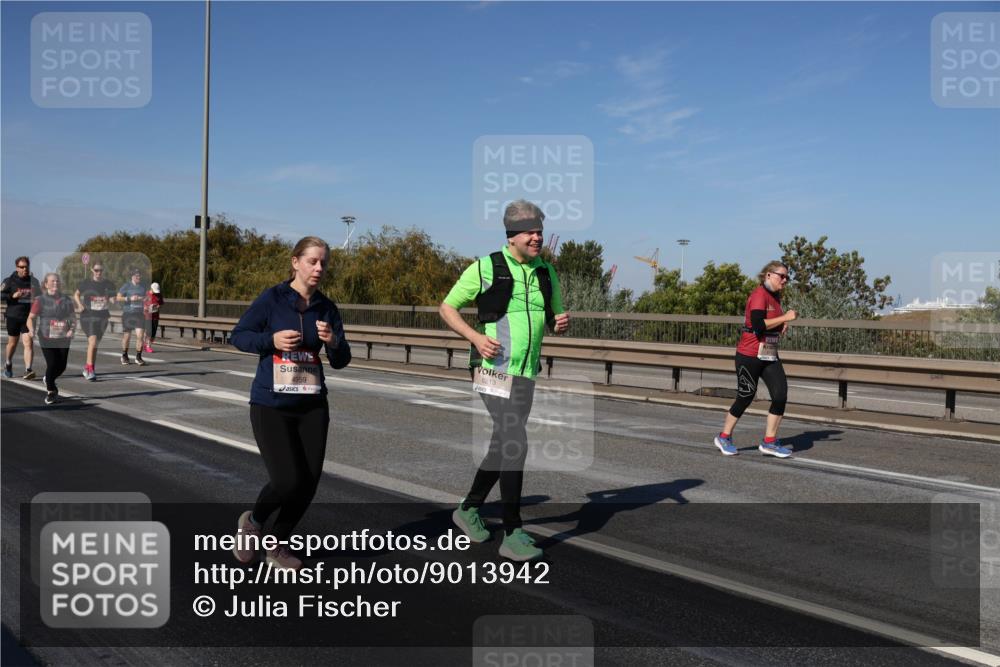 03.10.2025 - Köhlbrandbrückenlauf Julia Fischer http://msf.ph/oto/9013942 03.10.2025 13:07:53 Position 3 4959, 6213 meine-sportfotos.de