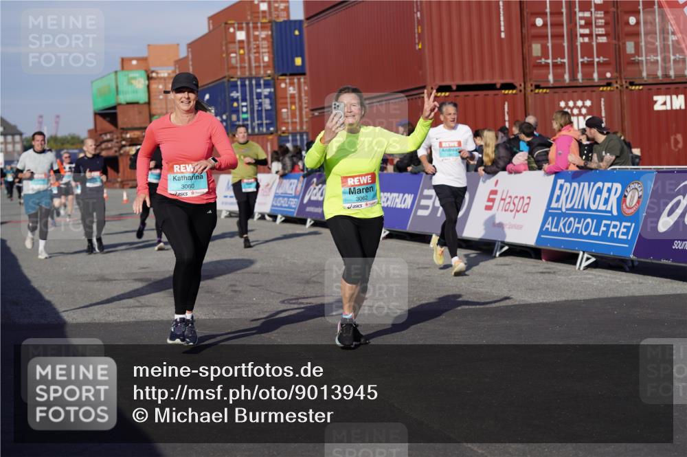 03.10.2025 - Köhlbrandbrückenlauf Michael Burmester http://msf.ph/oto/9013945 03.10.2025 10:14:04 Ziel 1431, 1460, 1588, 1604, 1665, 1714, 1738, 1782, 1892, 1947, 2122, 2276, 3060, 3062, 3372, 3469, 3724, 3735, 3793 meine-sportfotos.de
