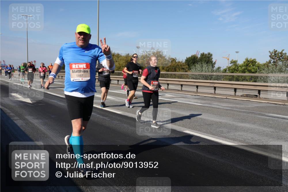 03.10.2025 - Köhlbrandbrückenlauf Julia Fischer http://msf.ph/oto/9013952 03.10.2025 13:07:56 Position 3 5857 meine-sportfotos.de
