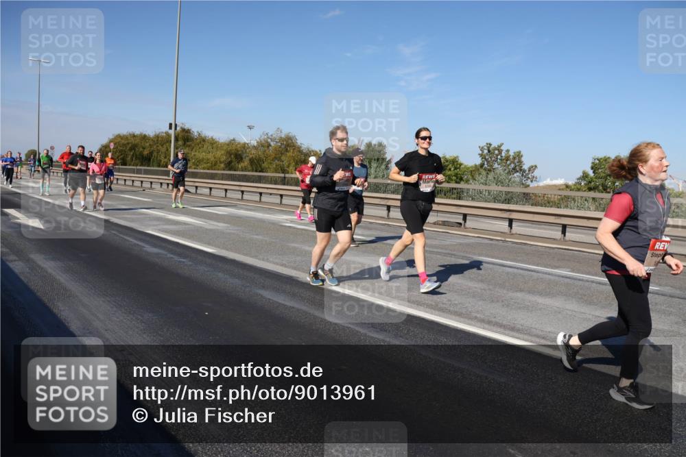 03.10.2025 - Köhlbrandbrückenlauf Julia Fischer http://msf.ph/oto/9013961 03.10.2025 13:07:58 Position 3  meine-sportfotos.de