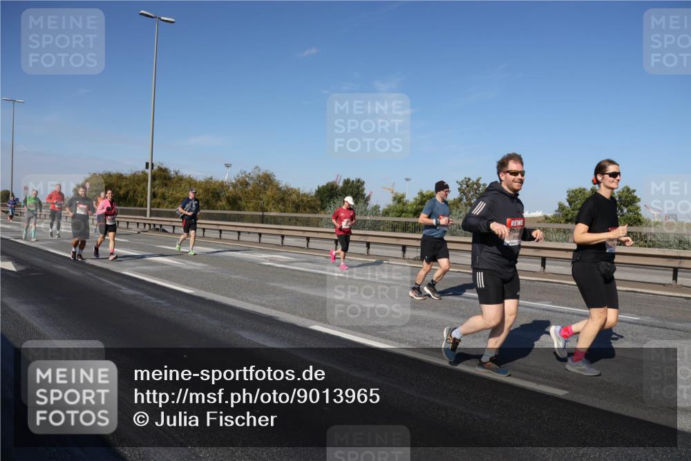 03.10.2025 - Köhlbrandbrückenlauf Julia Fischer http://msf.ph/oto/9013965 03.10.2025 13:07:59 Position 3  meine-sportfotos.de