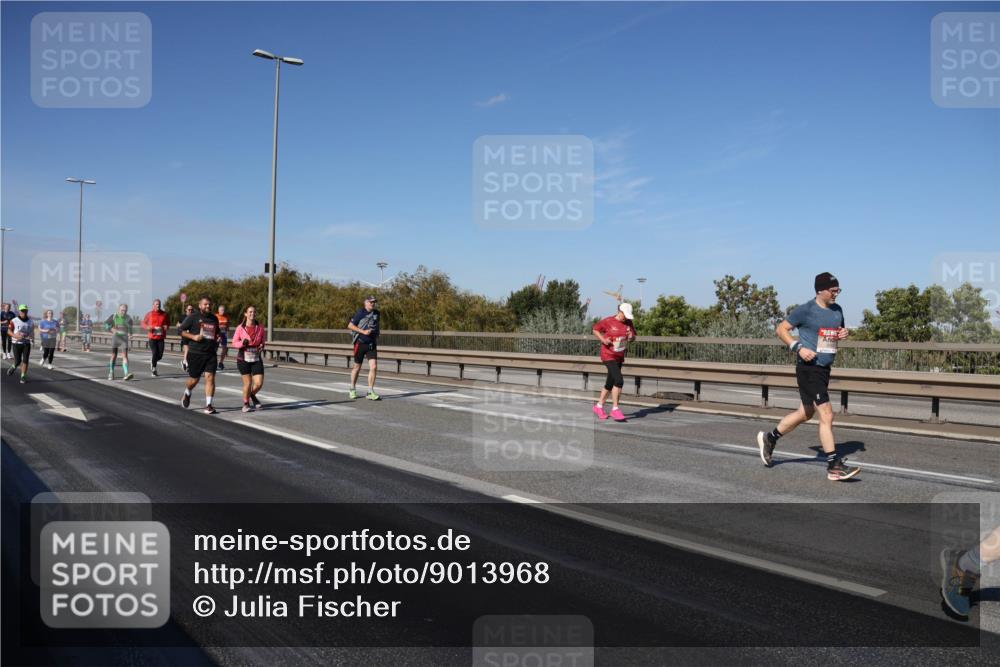 03.10.2025 - Köhlbrandbrückenlauf Julia Fischer http://msf.ph/oto/9013968 03.10.2025 13:07:59 Position 3  meine-sportfotos.de