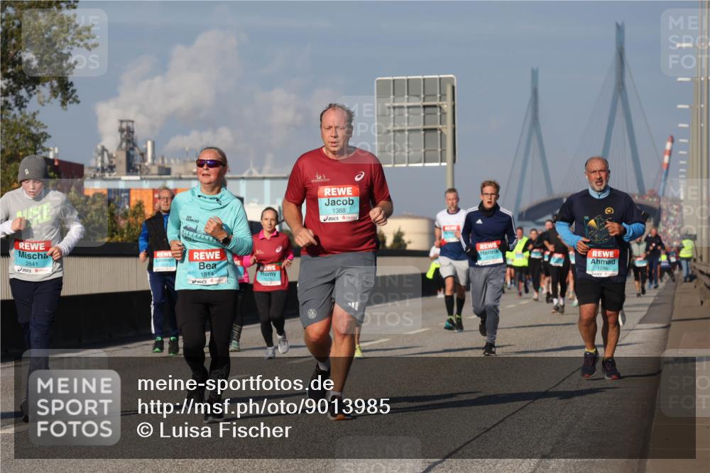 03.10.2025 - Köhlbrandbrückenlauf Luisa Fischer http://msf.ph/oto/9013985 03.10.2025 10:57:59 Position 3 2841, 1514, 1388, 1296 meine-sportfotos.de