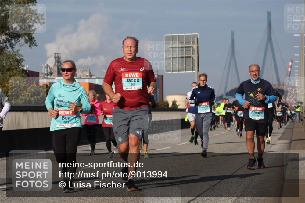 03.10.2025 - Köhlbrandbrückenlauf Luisa Fischer http://msf.ph/oto/9013994 03.10.2025 10:58:00 Position 3 0975, 1514, 1515, 1388, 1296, 1 meine-sportfotos.de