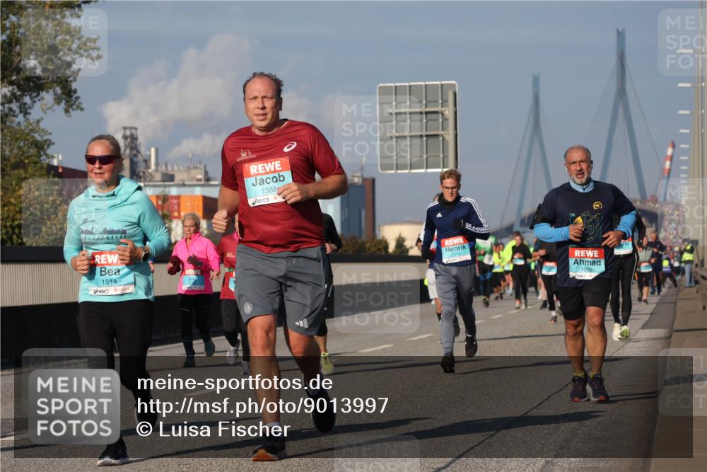 03.10.2025 - Köhlbrandbrückenlauf Luisa Fischer http://msf.ph/oto/9013997 03.10.2025 10:58:00 Position 3 1514, 1388, 2214, 1296 meine-sportfotos.de