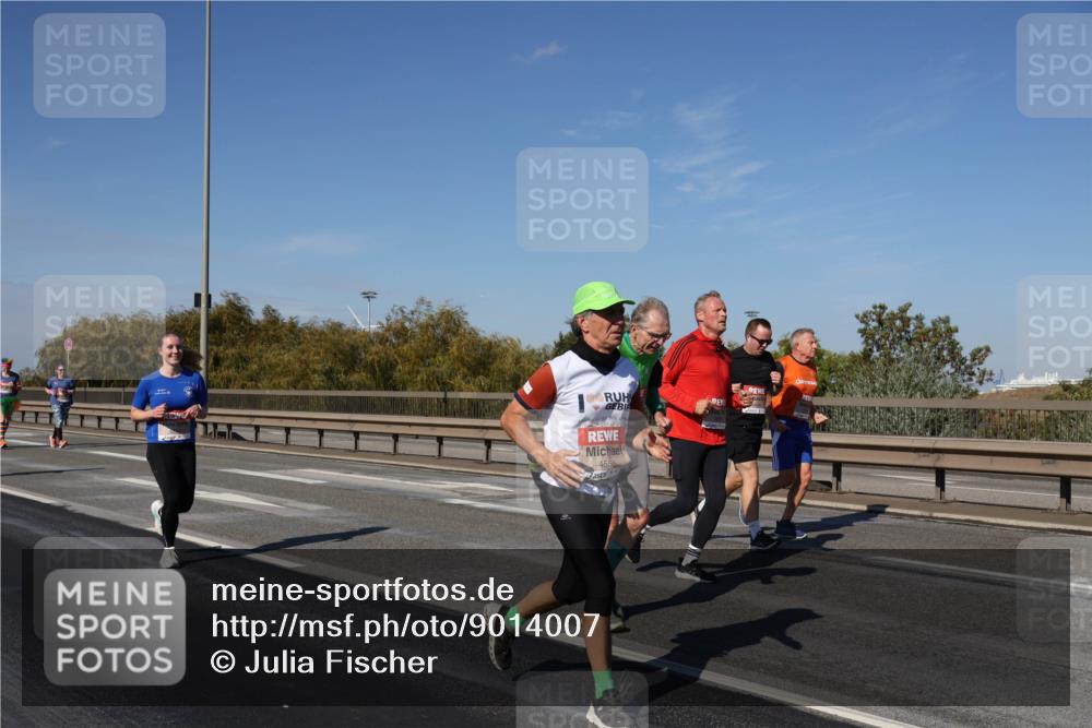 03.10.2025 - Köhlbrandbrückenlauf Julia Fischer http://msf.ph/oto/9014007 03.10.2025 13:08:05 Position 3 11, 455 meine-sportfotos.de