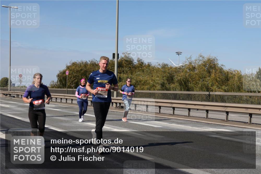 03.10.2025 - Köhlbrandbrückenlauf Julia Fischer http://msf.ph/oto/9014019 03.10.2025 13:08:09 Position 3  meine-sportfotos.de