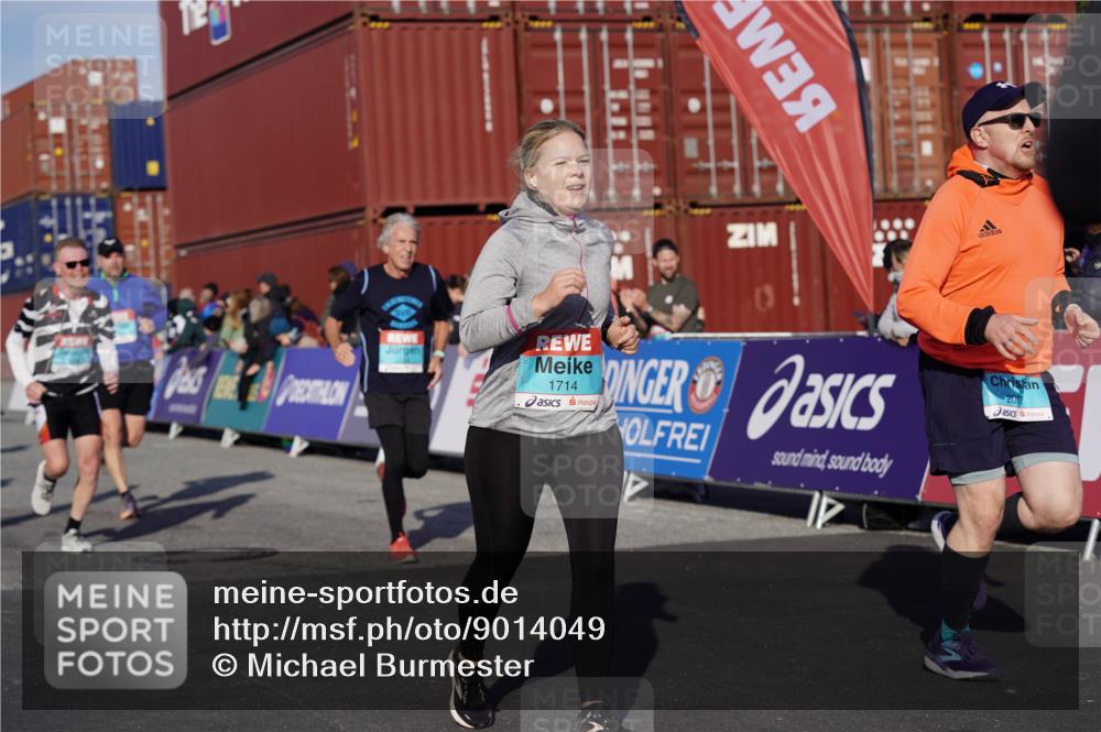 03.10.2025 - Köhlbrandbrückenlauf Michael Burmester http://msf.ph/oto/9014049 03.10.2025 10:14:11 Ziel 1456, 1510, 1588, 1665, 1714, 1782, 1843, 1892, 1947, 2007, 2276, 2345, 2699, 3326, 3540 meine-sportfotos.de