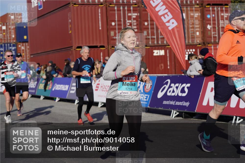 03.10.2025 - Köhlbrandbrückenlauf Michael Burmester http://msf.ph/oto/9014058 03.10.2025 10:14:11 Ziel 1456, 1510, 1588, 1665, 1714, 1782, 1843, 1892, 1947, 2007, 2276, 2345, 2699, 3326, 3540 meine-sportfotos.de