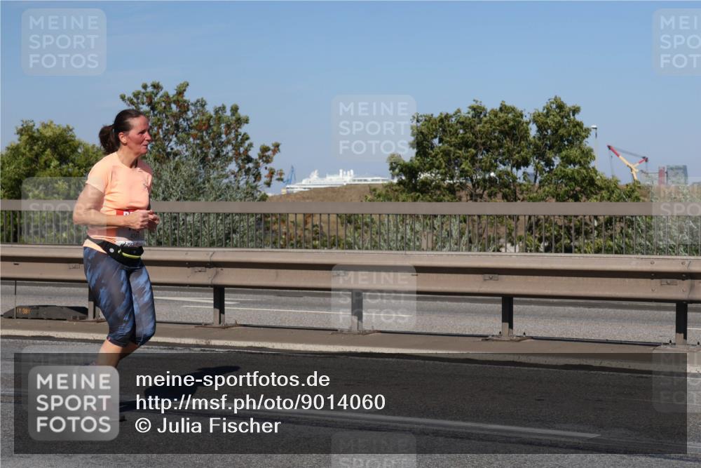 03.10.2025 - Köhlbrandbrückenlauf Julia Fischer http://msf.ph/oto/9014060 03.10.2025 13:08:19 Position 3 7, 381 meine-sportfotos.de