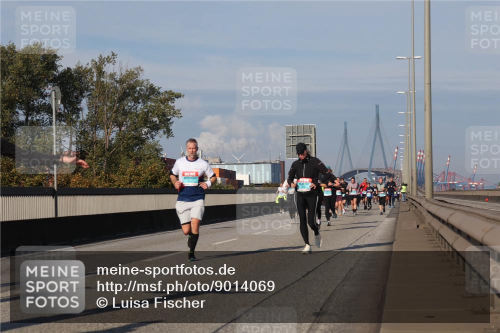 03.10.2025 - Köhlbrandbrückenlauf Luisa Fischer http://msf.ph/oto/9014069 03.10.2025 10:58:07 Position 3  meine-sportfotos.de