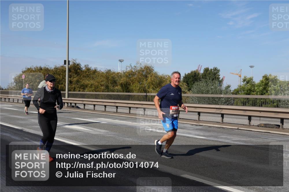 03.10.2025 - Köhlbrandbrückenlauf Julia Fischer http://msf.ph/oto/9014074 03.10.2025 13:08:25 Position 3  meine-sportfotos.de