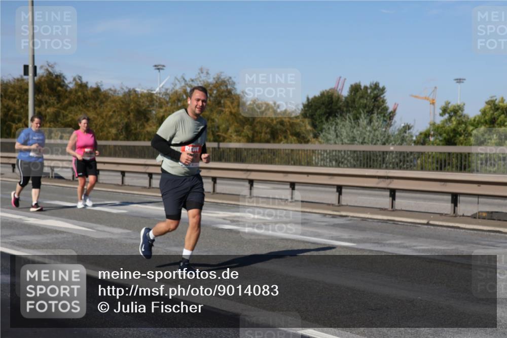03.10.2025 - Köhlbrandbrückenlauf Julia Fischer http://msf.ph/oto/9014083 03.10.2025 13:08:28 Position 3  meine-sportfotos.de