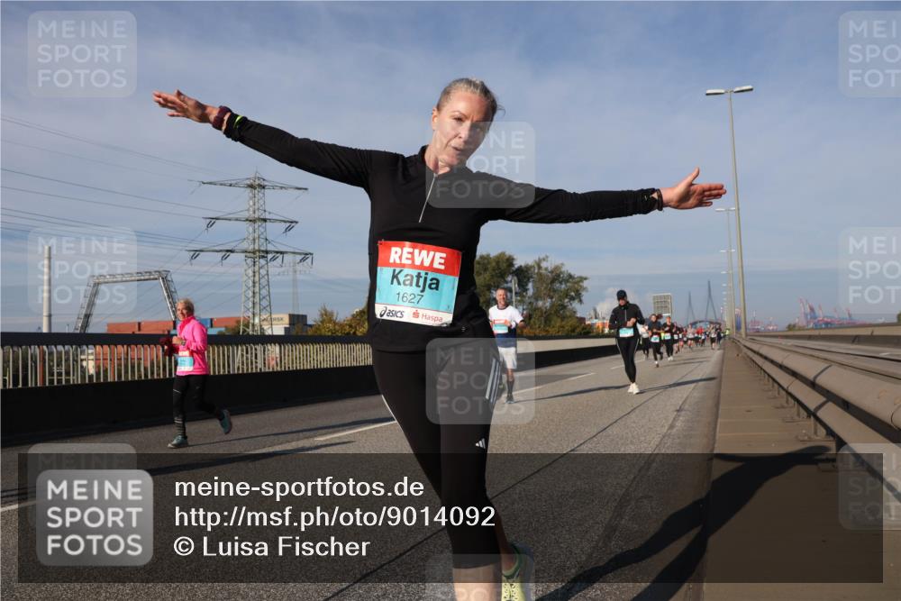 03.10.2025 - Köhlbrandbrückenlauf Luisa Fischer http://msf.ph/oto/9014092 03.10.2025 10:58:10 Position 3 1627 meine-sportfotos.de