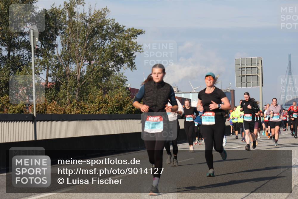 03.10.2025 - Köhlbrandbrückenlauf Luisa Fischer http://msf.ph/oto/9014127 03.10.2025 10:58:13 Position 3  meine-sportfotos.de