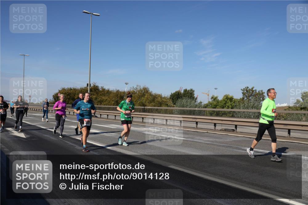 03.10.2025 - Köhlbrandbrückenlauf Julia Fischer http://msf.ph/oto/9014128 03.10.2025 13:08:38 Position 3 18 meine-sportfotos.de