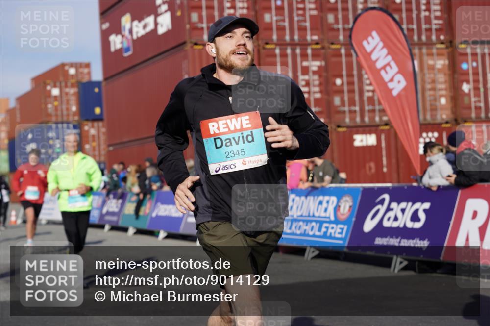 03.10.2025 - Köhlbrandbrückenlauf Michael Burmester http://msf.ph/oto/9014129 03.10.2025 10:14:13 Ziel 1456, 1510, 1665, 1714, 1843, 2007, 2276, 2345, 2699, 3168, 3326, 3540, 3644, 3665, 3666 meine-sportfotos.de