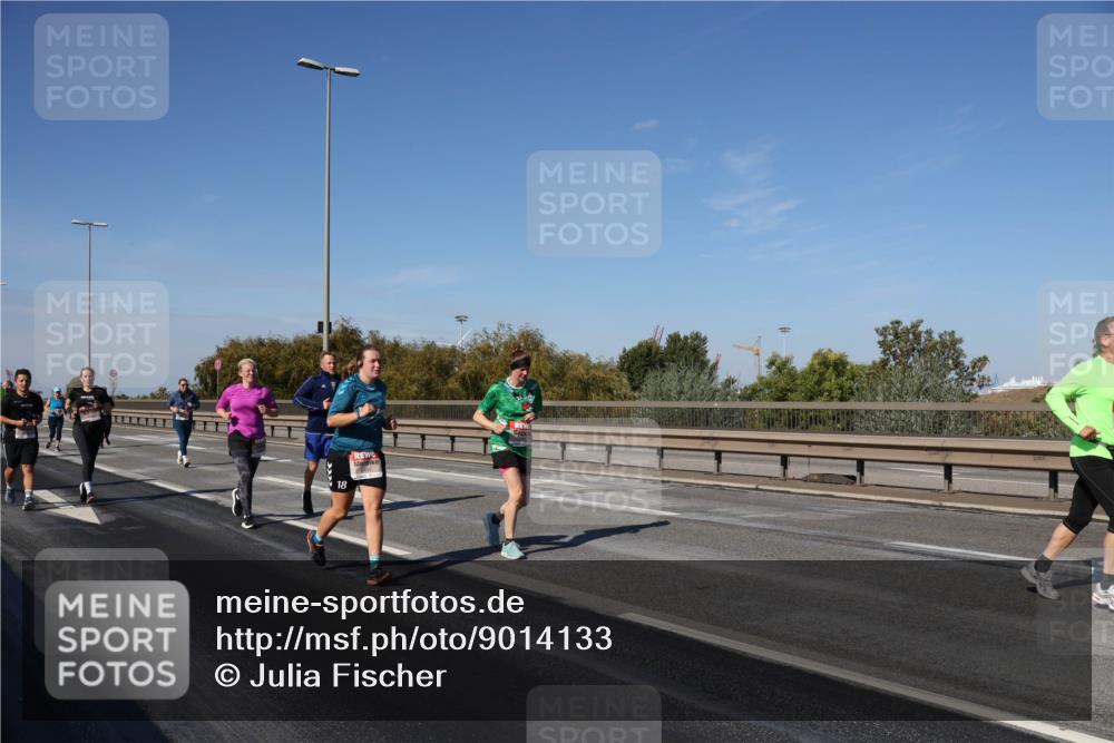 03.10.2025 - Köhlbrandbrückenlauf Julia Fischer http://msf.ph/oto/9014133 03.10.2025 13:08:38 Position 3 18 meine-sportfotos.de