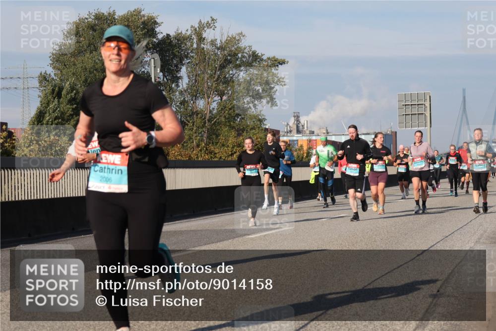 03.10.2025 - Köhlbrandbrückenlauf Luisa Fischer http://msf.ph/oto/9014158 03.10.2025 10:58:17 Position 3 2006 meine-sportfotos.de