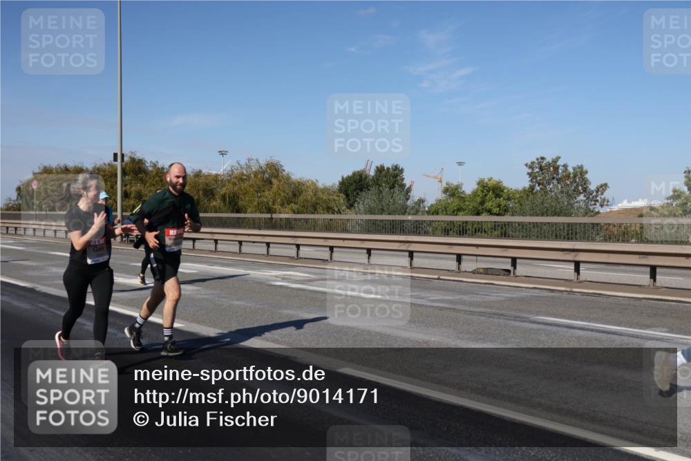 03.10.2025 - Köhlbrandbrückenlauf Julia Fischer http://msf.ph/oto/9014171 03.10.2025 13:08:45 Position 3  meine-sportfotos.de
