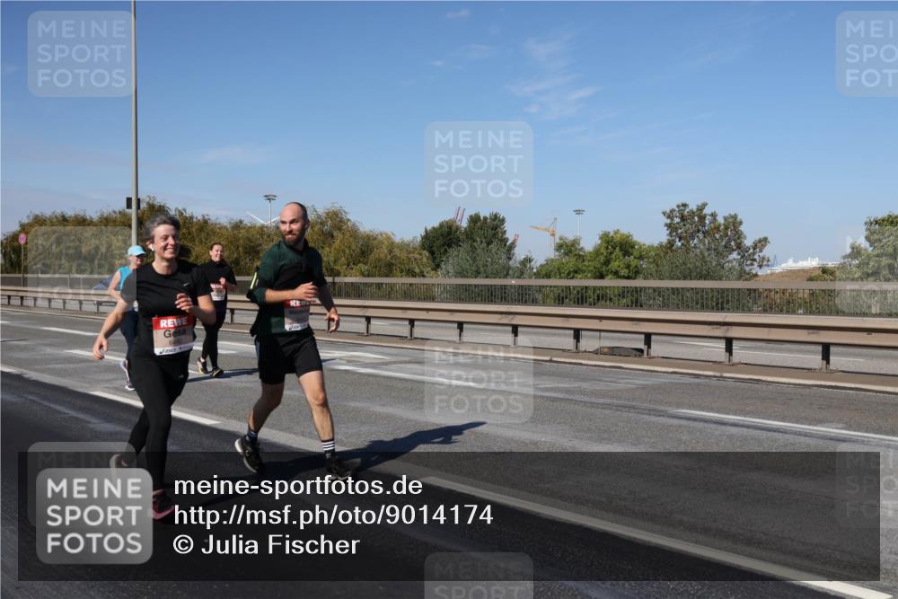 03.10.2025 - Köhlbrandbrückenlauf Julia Fischer http://msf.ph/oto/9014174 03.10.2025 13:08:45 Position 3  meine-sportfotos.de
