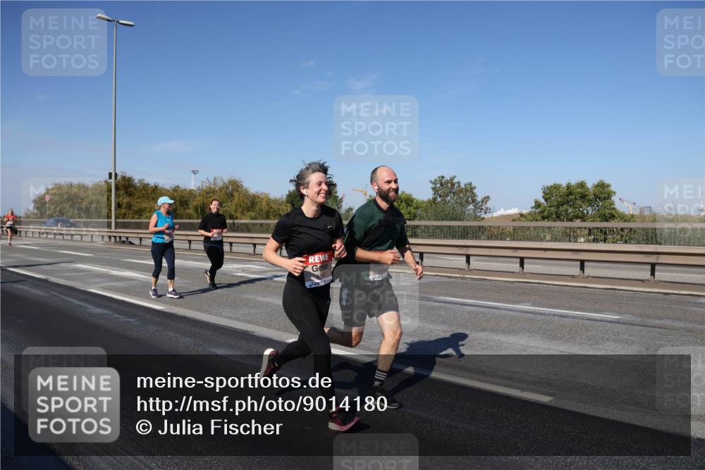 03.10.2025 - Köhlbrandbrückenlauf Julia Fischer http://msf.ph/oto/9014180 03.10.2025 13:08:46 Position 3  meine-sportfotos.de