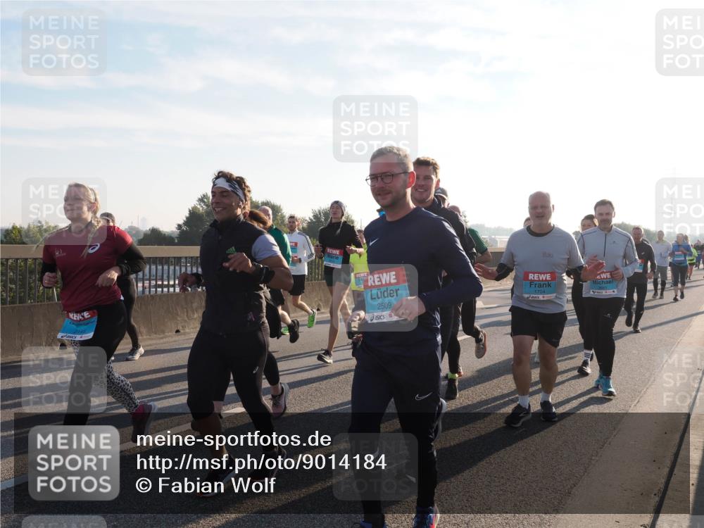 03.10.2025 - Köhlbrandbrückenlauf Fabian Wolf http://msf.ph/oto/9014184 03.10.2025 09:24:28 Position 3 2514, 2509, 1704 meine-sportfotos.de