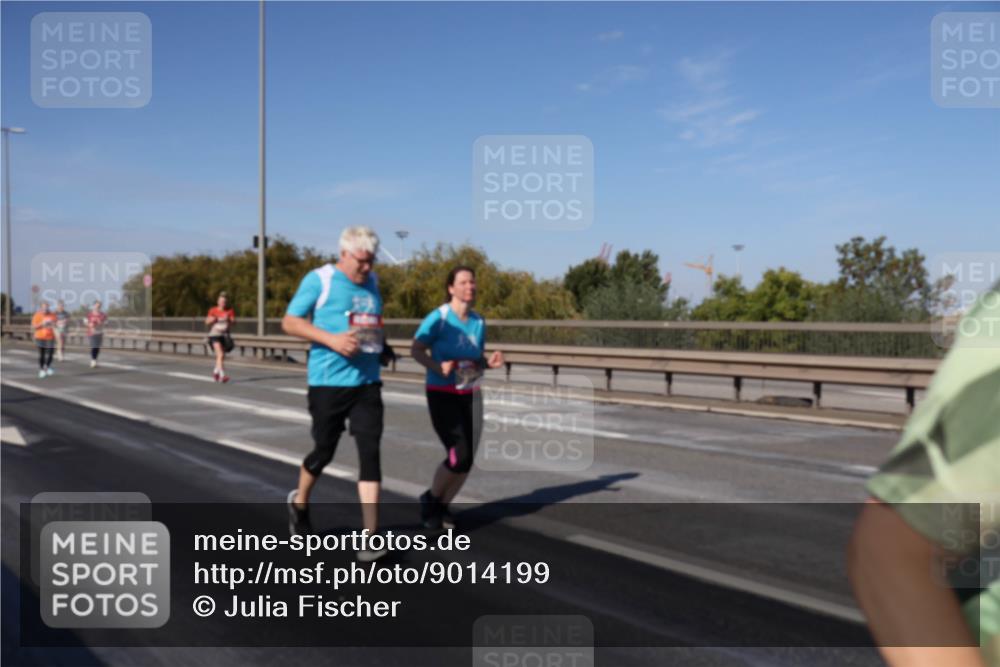 03.10.2025 - Köhlbrandbrückenlauf Julia Fischer http://msf.ph/oto/9014199 03.10.2025 13:08:51 Position 3  meine-sportfotos.de