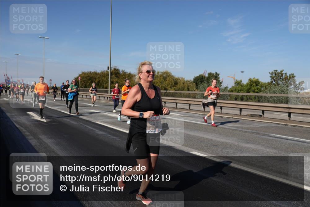 03.10.2025 - Köhlbrandbrückenlauf Julia Fischer http://msf.ph/oto/9014219 03.10.2025 13:08:56 Position 3 14596 meine-sportfotos.de