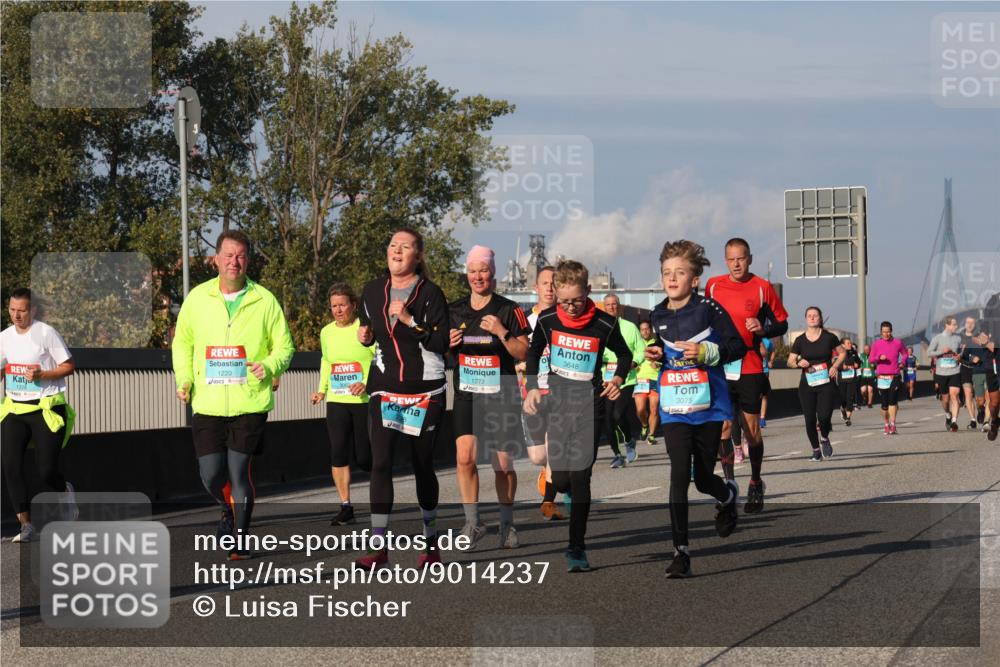 03.10.2025 - Köhlbrandbrückenlauf Luisa Fischer http://msf.ph/oto/9014237 03.10.2025 10:58:25 Position 3 1228, 1220, 1272, 3648, 3075 meine-sportfotos.de