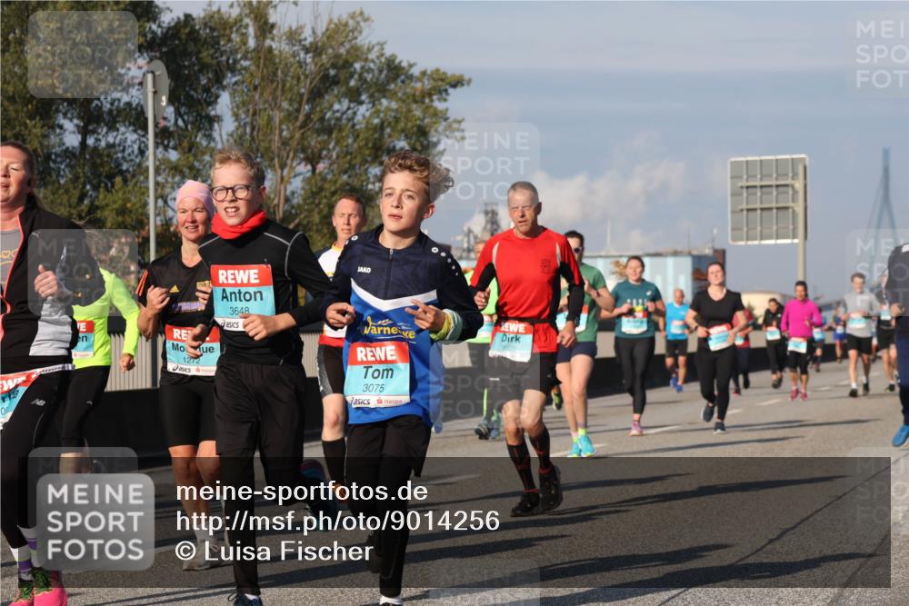 03.10.2025 - Köhlbrandbrückenlauf Luisa Fischer http://msf.ph/oto/9014256 03.10.2025 10:58:26 Position 3 30, 1272, 3648, 3075, 3028 meine-sportfotos.de
