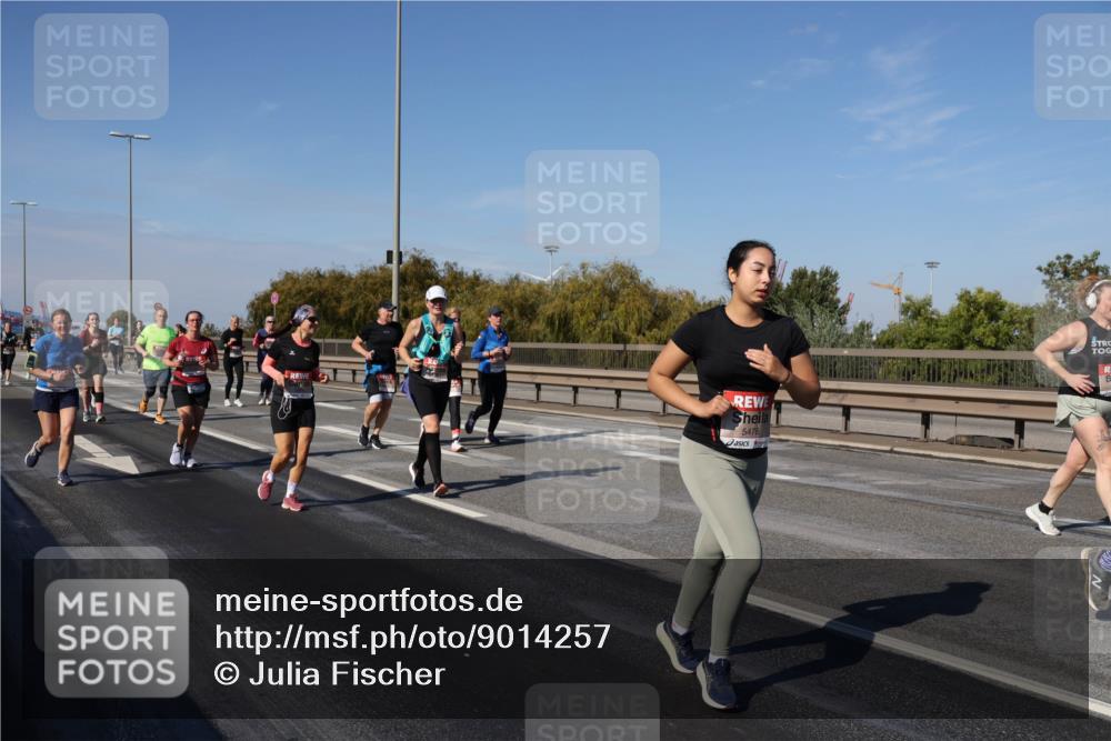 03.10.2025 - Köhlbrandbrückenlauf Julia Fischer http://msf.ph/oto/9014257 03.10.2025 13:09:02 Position 3 5476 meine-sportfotos.de