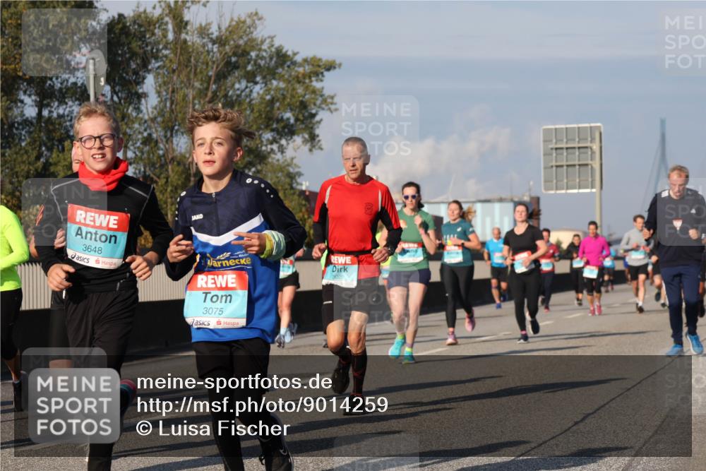 03.10.2025 - Köhlbrandbrückenlauf Luisa Fischer http://msf.ph/oto/9014259 03.10.2025 10:58:27 Position 3 3648, 3075, 3028 meine-sportfotos.de