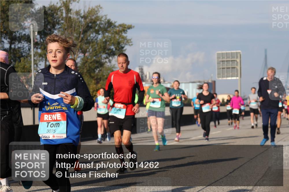 03.10.2025 - Köhlbrandbrückenlauf Luisa Fischer http://msf.ph/oto/9014262 03.10.2025 10:58:27 Position 3 3075 meine-sportfotos.de