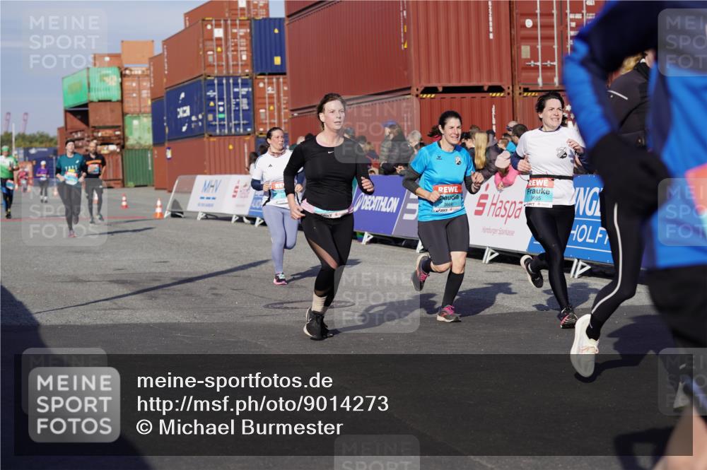 03.10.2025 - Köhlbrandbrückenlauf Michael Burmester http://msf.ph/oto/9014273 03.10.2025 10:14:19 Ziel 1456, 1735, 1843, 1925, 2345, 2749, 3168, 3326, 3644, 3665, 3666 meine-sportfotos.de