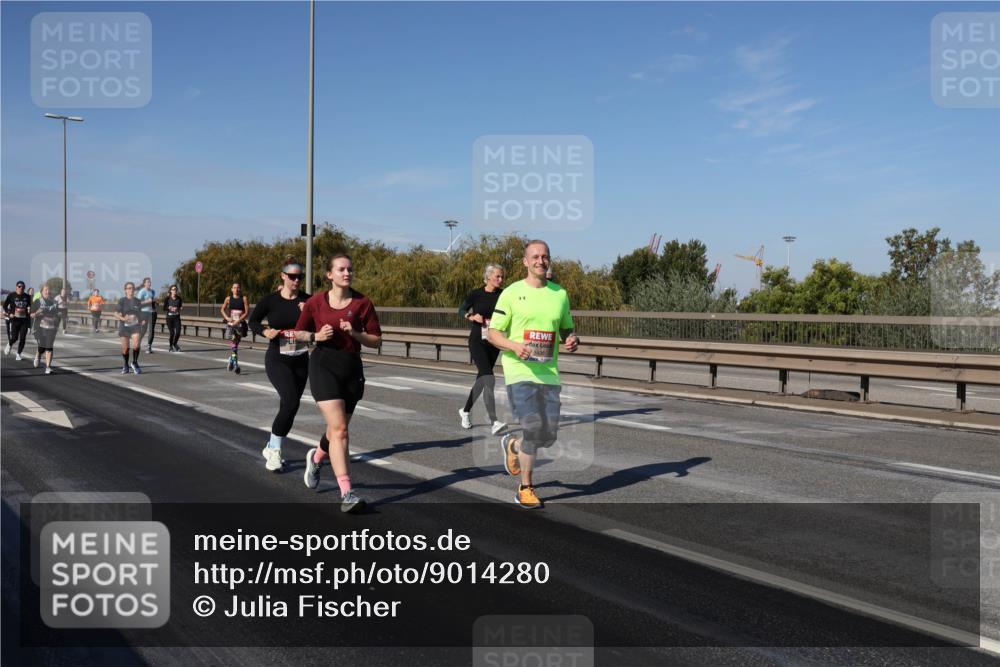 03.10.2025 - Köhlbrandbrückenlauf Julia Fischer http://msf.ph/oto/9014280 03.10.2025 13:09:07 Position 3 5438 meine-sportfotos.de