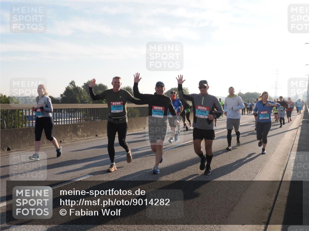 03.10.2025 - Köhlbrandbrückenlauf Fabian Wolf http://msf.ph/oto/9014282 03.10.2025 09:24:33 Position 3 2784, 2782, 2783 meine-sportfotos.de