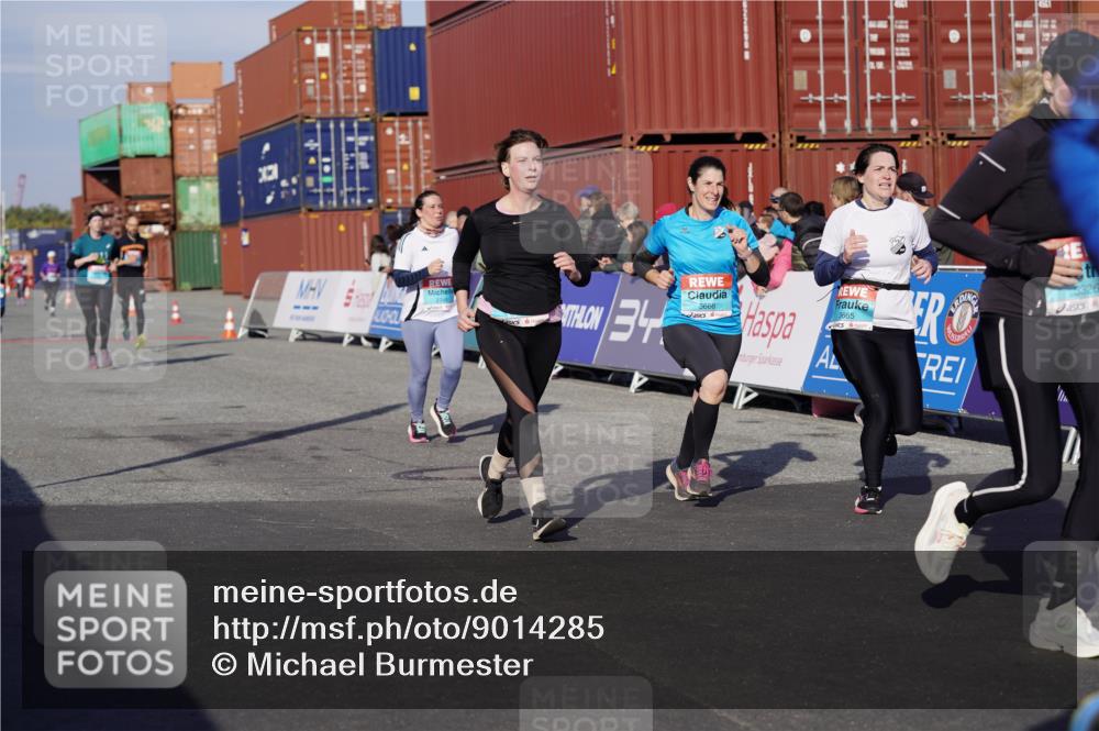 03.10.2025 - Köhlbrandbrückenlauf Michael Burmester http://msf.ph/oto/9014285 03.10.2025 10:14:19 Ziel 1456, 1735, 1843, 1925, 2345, 2749, 3168, 3326, 3644, 3665, 3666 meine-sportfotos.de