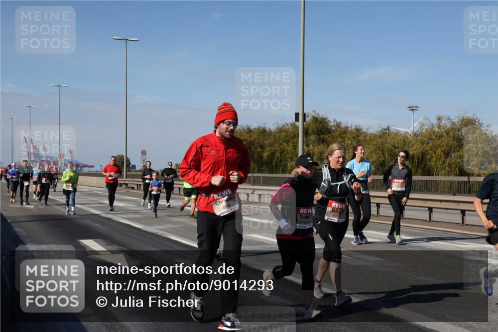 03.10.2025 - Köhlbrandbrückenlauf Julia Fischer http://msf.ph/oto/9014293 03.10.2025 13:09:12 Position 3 5436, 14, 472 meine-sportfotos.de