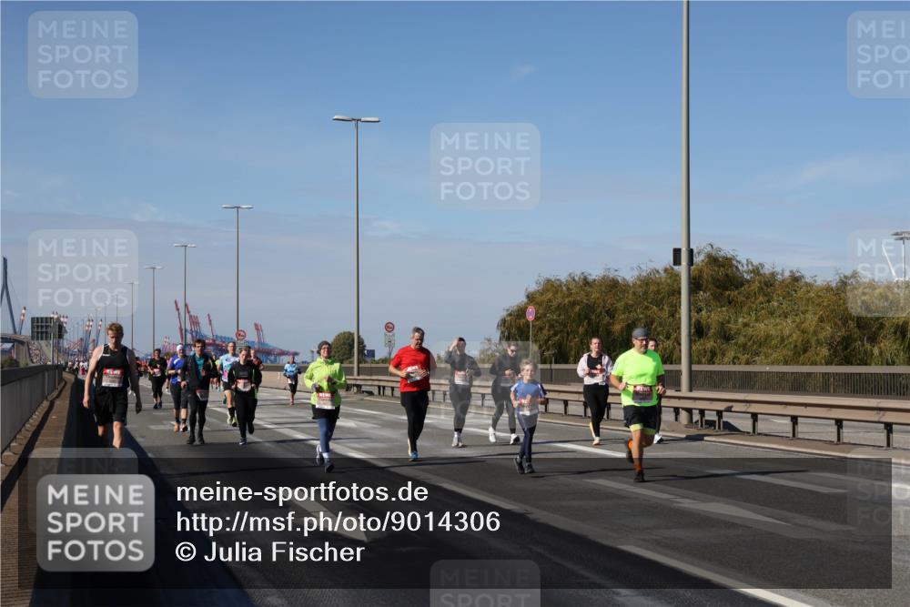 03.10.2025 - Köhlbrandbrückenlauf Julia Fischer http://msf.ph/oto/9014306 03.10.2025 13:09:15 Position 3  meine-sportfotos.de