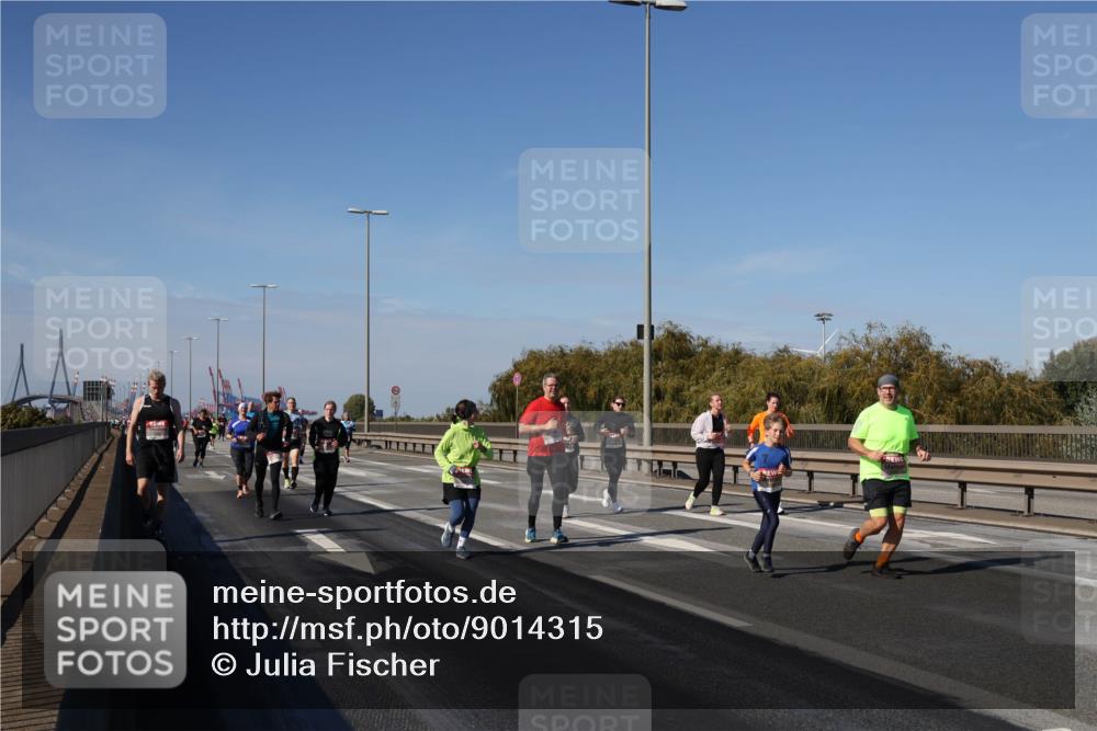 03.10.2025 - Köhlbrandbrückenlauf Julia Fischer http://msf.ph/oto/9014315 03.10.2025 13:09:17 Position 3  meine-sportfotos.de