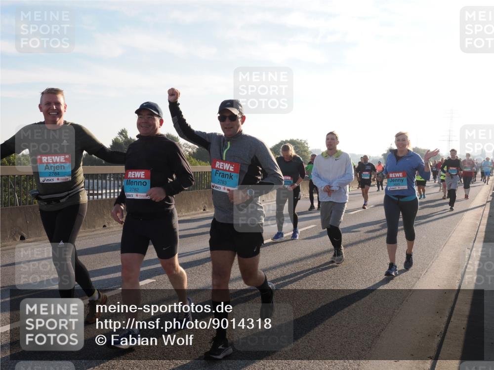 03.10.2025 - Köhlbrandbrückenlauf Fabian Wolf http://msf.ph/oto/9014318 03.10.2025 09:24:34 Position 3 2784, 2782, 2783 meine-sportfotos.de