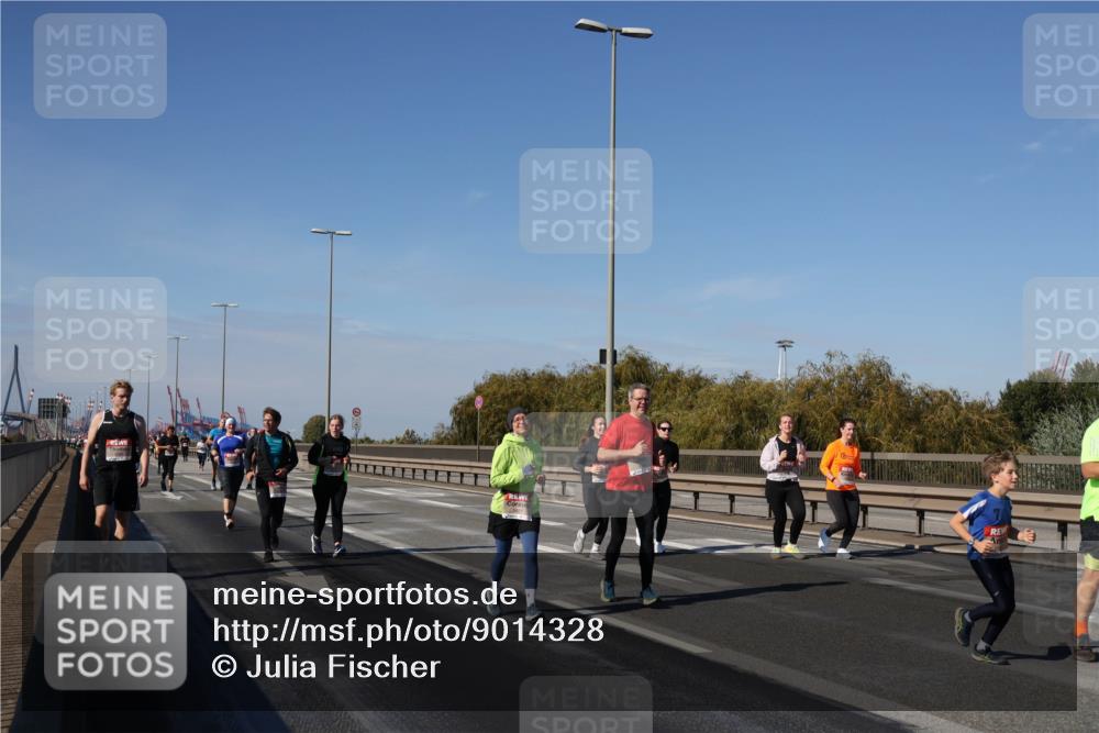 03.10.2025 - Köhlbrandbrückenlauf Julia Fischer http://msf.ph/oto/9014328 03.10.2025 13:09:19 Position 3  meine-sportfotos.de