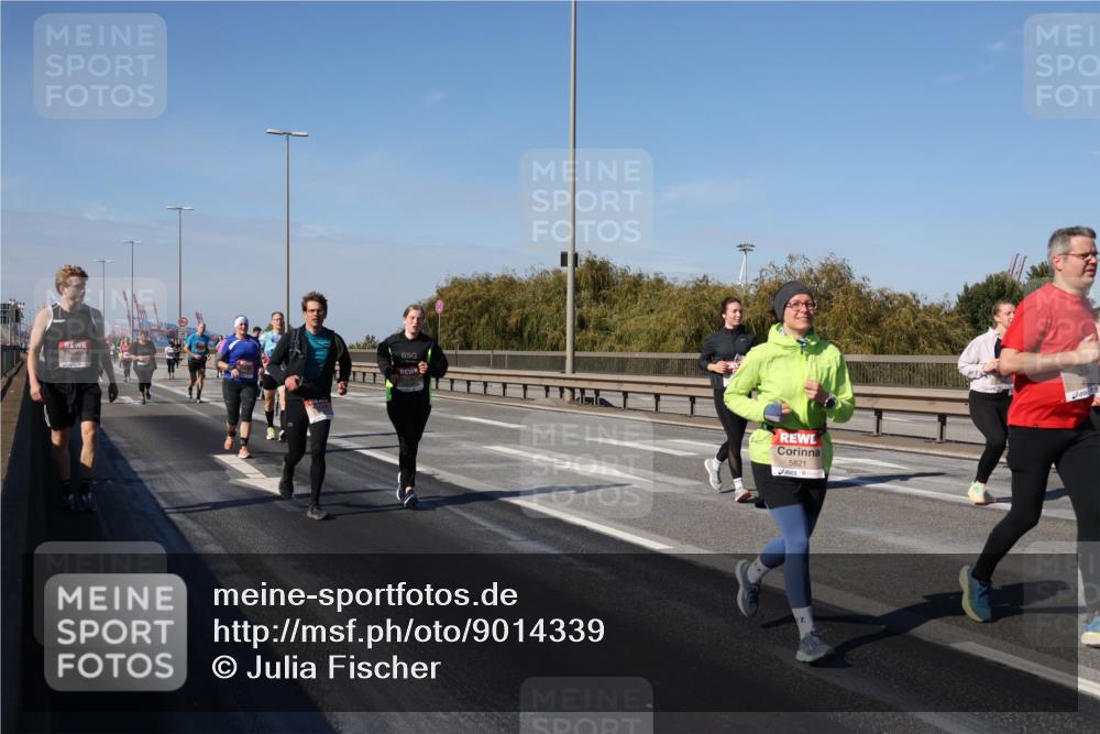03.10.2025 - Köhlbrandbrückenlauf Julia Fischer http://msf.ph/oto/9014339 03.10.2025 13:09:20 Position 3 5821 meine-sportfotos.de
