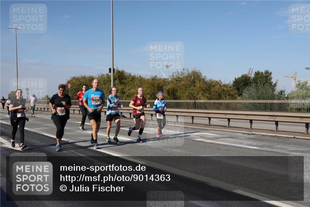 03.10.2025 - Köhlbrandbrückenlauf Julia Fischer http://msf.ph/oto/9014363 03.10.2025 13:09:28 Position 3 13 meine-sportfotos.de