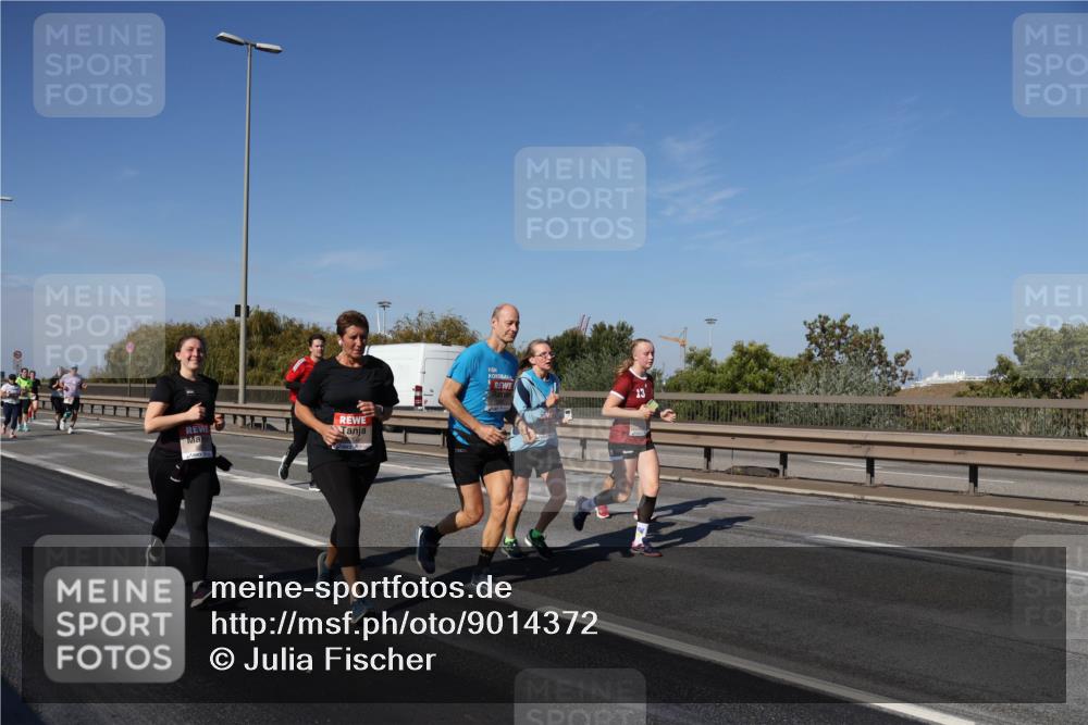 03.10.2025 - Köhlbrandbrückenlauf Julia Fischer http://msf.ph/oto/9014372 03.10.2025 13:09:31 Position 3  meine-sportfotos.de