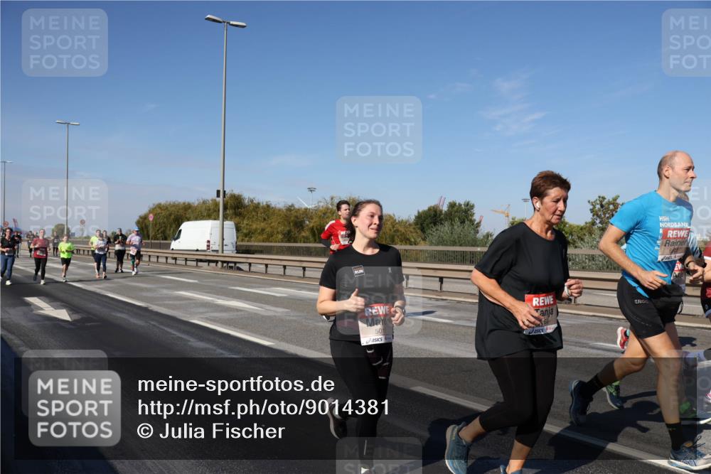 03.10.2025 - Köhlbrandbrückenlauf Julia Fischer http://msf.ph/oto/9014381 03.10.2025 13:09:32 Position 3 50 meine-sportfotos.de