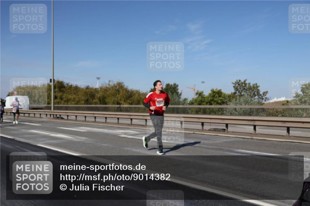 03.10.2025 - Köhlbrandbrückenlauf Julia Fischer http://msf.ph/oto/9014382 03.10.2025 13:09:33 Position 3  meine-sportfotos.de